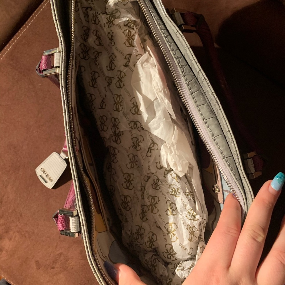 Guess hand bag - Picture 3 of 3